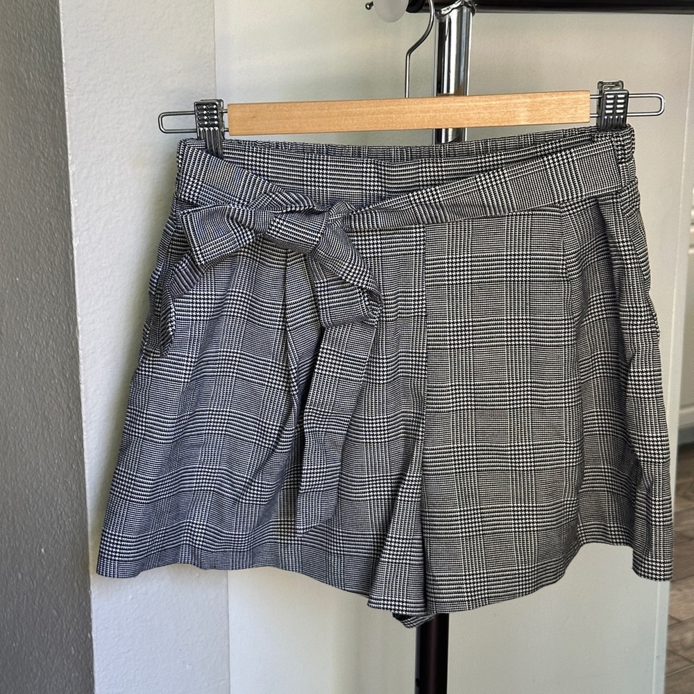 Forever 21 Gray Plaid Shorts with Front Tie
